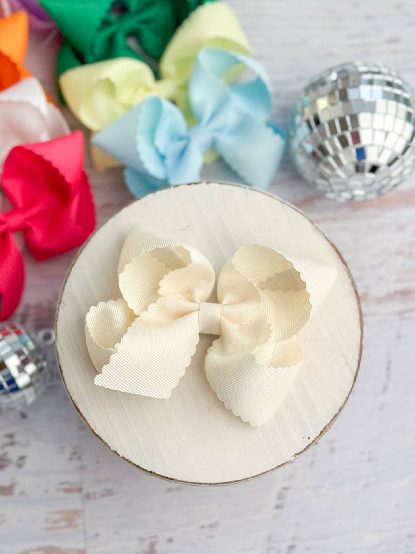 Classic Scalloped Bows - Alligator Clip - 4.5"