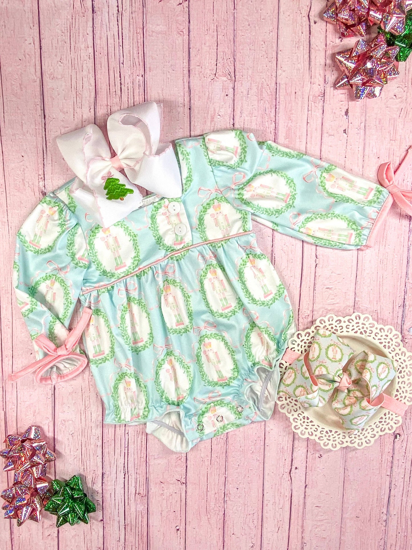 Nutcracker & Tied Sleeves Bubble