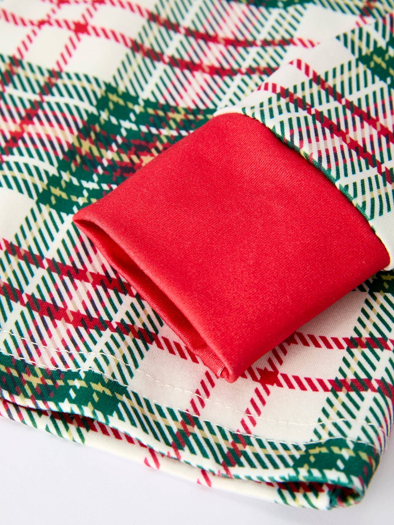 Christmas Plaid Pajamas Set with Long Sleeves and Red Cuffs